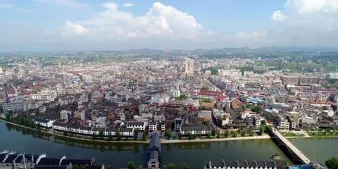 湖南邵陽洞口縣最大的鎮(zhèn),和武岡市相鄰,是全國重點鎮(zhèn)